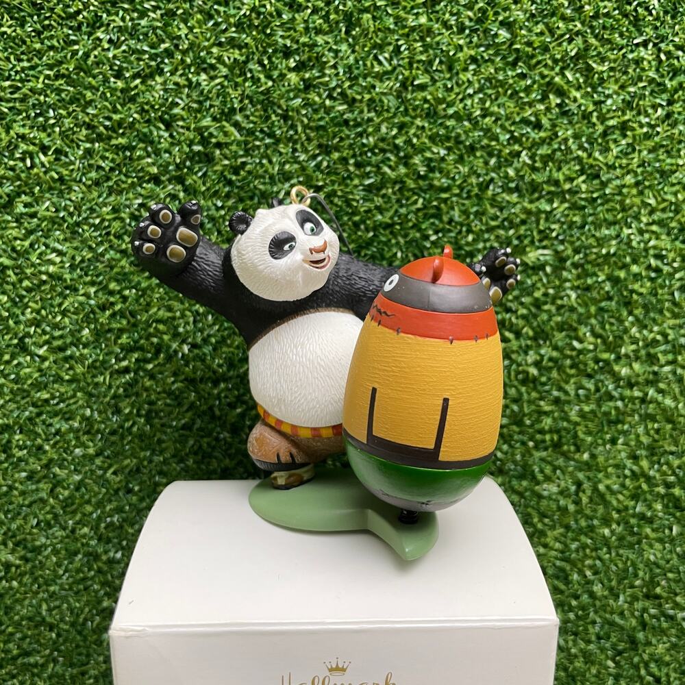 2009 Hallmark Keepsake An Unlikely Hero Kung Fu Panda Ornament - Picture 2 of 7